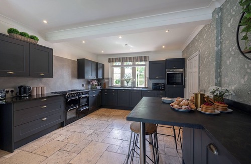 Bathford House | Stunning Bath Property, Perfect For Families, Parties, Hot Tubs!