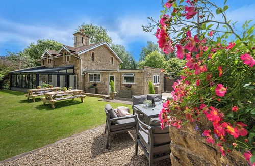 Bathford House | Stunning Bath Property, Perfect For Families, Parties, Hot Tubs!