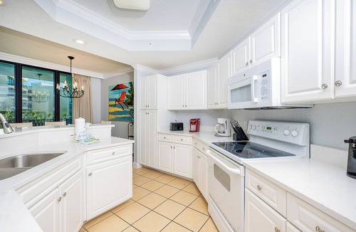 Orange Beach Condo | Stunning Bay View Phoenix On The Bay 1212