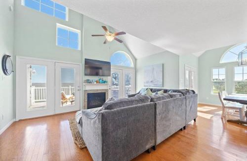 Shoreacres House | Stunning bayfront home with spacious deck and incredible Galveston Bay views