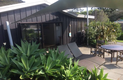 Hot Water Beach House | Stunning beach house within stone’s throw of the beach