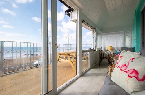 Bognor Regis Apartment | Stunning Beachfront Apt w/Balcony & Sea Views