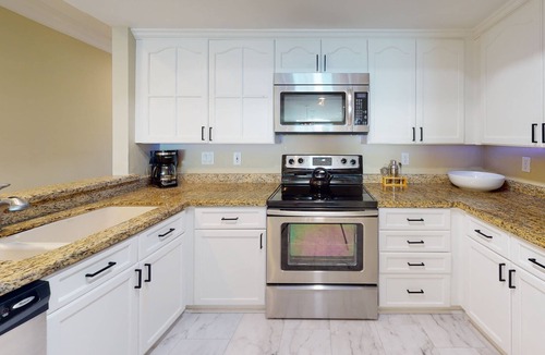 Madeira Beach House | Stunning Beachfront Views, Direct Beach Access, and Swim Spa. Ticket included to Top Attractions.