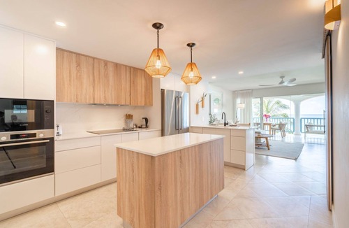 Sunset Crest Apartment | Stunning beachfront condo with amazing beach views - Villas On the Beach 305
