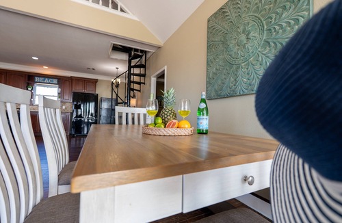 Port Bolivar House | Stunning | Beachfront | Large Deck | Sleeps 14