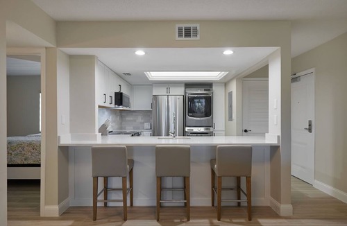 Sanibel Condo | Stunning Beachfront Residence at The Sanibel Inn- Resort Amenities Included!