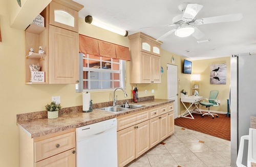 Cocoa Beach House | Stunning Beachside Retreat Family House - One Block Walk from the Beach ☀️