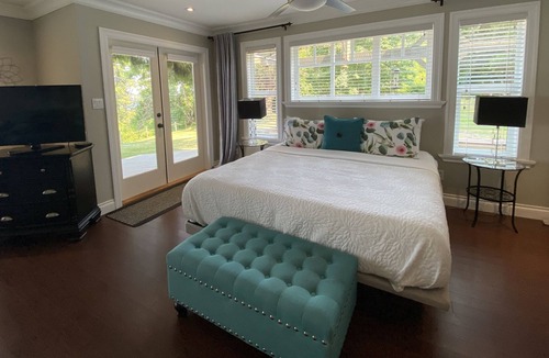 Regional District of Nanaimo House | Stunning Bluff Oceanfront