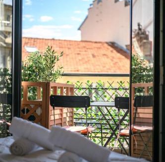 Vernier Apartment | Stunning & Bright - 2 Bedrooms - Parking WiFi/AC
