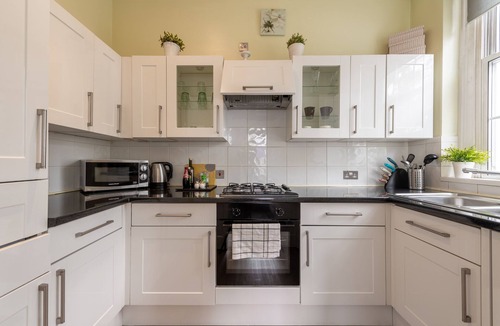 Cantelowes Apartment | Stunning Bright flat