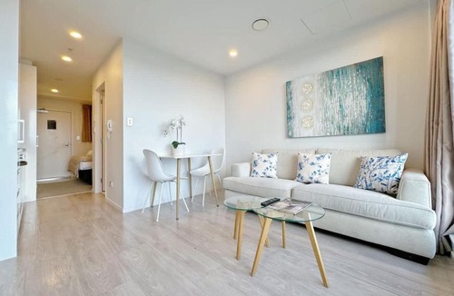Auckland Central Business District Apartment | Stunning & Bright Studio in Central - Swimming Pool