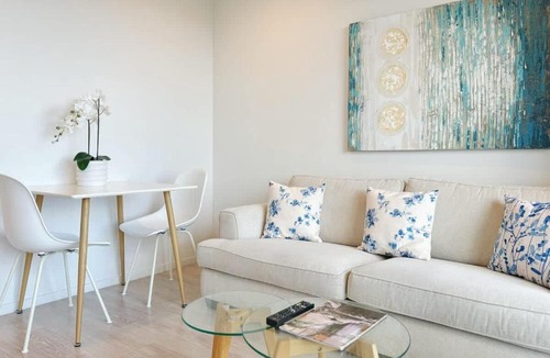 Auckland Central Business District Apartment | Stunning & Bright Studio in Central - Swimming Pool