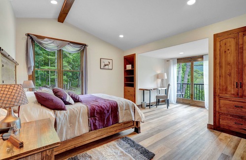 Driftwood House | Stunning Bugle Hollow Lodge