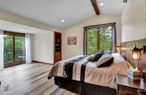 Driftwood House | Stunning Bugle Hollow Lodge