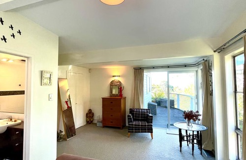 Titirangi House | Stunning Bush View Escape