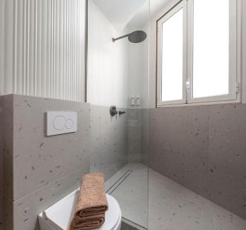 Carrieres - Malbousquet Apartment | Stunning Central Studio AC, Fiber