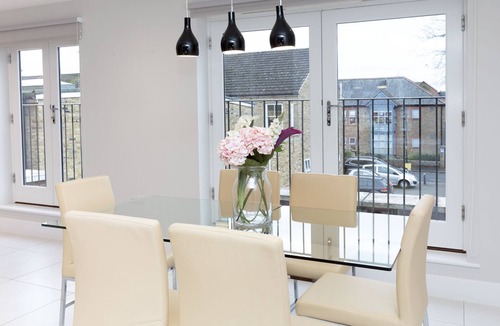 Windsor House | Stunning Central Windsor Town House