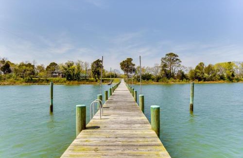 Machipongo House | Stunning Chesapeake Bay Farmhouse w/Dock & Kayaks