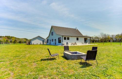 Machipongo House | Stunning Chesapeake Bay Farmhouse w/Dock & Kayaks