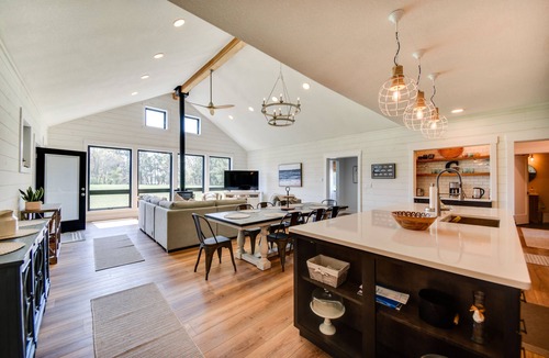 Machipongo House | Stunning Chesapeake Bay Farmhouse w/Dock & Kayaks
