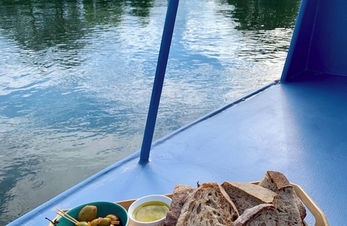 Bourne End Boat Rental | Stunning Classic Dutch Barge near historic Henley & Marlow