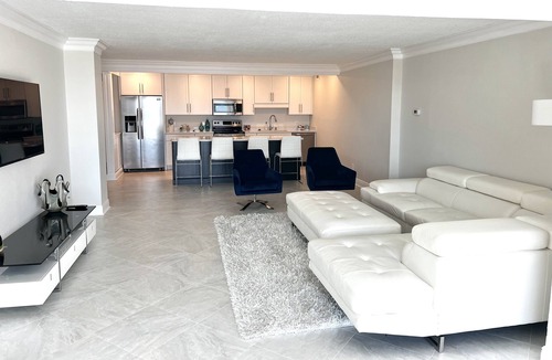 Clearwater Point Condo | Stunning Condo on Clearwater Beach w/Beautiful Gulf Views & Direct Beach Access