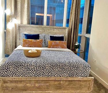 CityPlace Apartment | Stunning condo wit amazing view 5mins from cntower