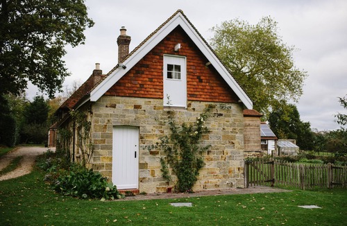 Uckfield House | Stunning converted barn set in 80 acres of glorious English countryside