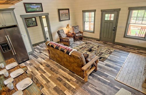 Wiley Cottage | Stunning Cottage Rental Ideal for a Family to Go Glamping in Georgia