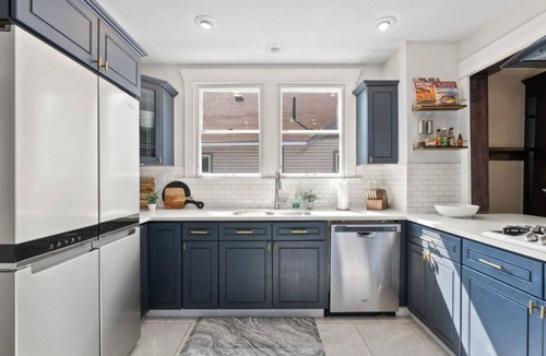 Manito House | Stunning craftsman with Pizza Oven, Hot tub, EV charging, Gym and Game Room