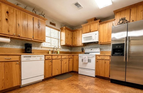 McCall Creek Cabin | Stunning Creek-side Cabin Rental for Family Friendly Stays in Liberty, Mississippi