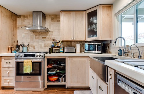 Western House | Stunning, Custom Craftsman w Lots of Light - Take it easy at this unique home!