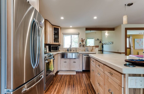 Western House | Stunning, Custom Craftsman w Lots of Light - Take it easy at this unique home!