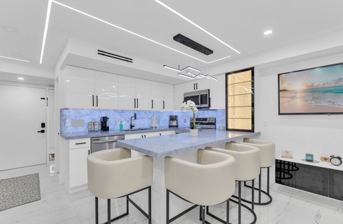 Deerfield Beach Apartment | Stunning Designer Studio with Luxury Finishes