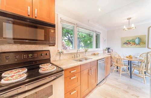 Wexford House | Stunning Detached Exclusive House - 7 Beds & Yard