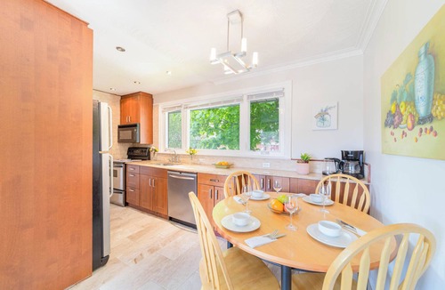 Wexford House | Stunning Detached Exclusive House - 7 Beds & Yard
