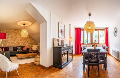 Chamonix City Centre Apartment | Stunning downtown apartment - Pets allowed, WiFi