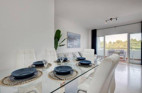 Marbella Apartment | Stunning Duplex 5 minutes from Puerto Banús
