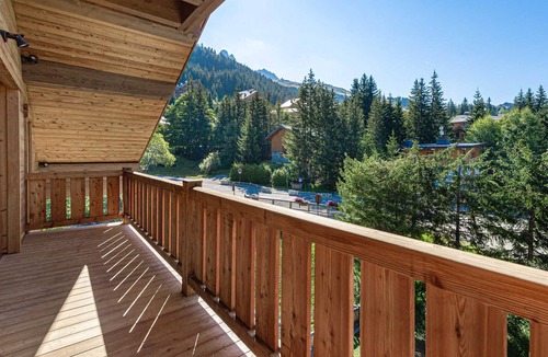 Meribel Apartment | Stunning Duplex Apartment near Morel Chairlift in Méribel, 4 Bedrooms, South-facing Balcony