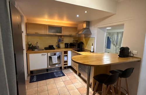 Rueil-Malmaison Apartment | STUNNING DUPLEX IN THE HEART OF THE CITY CENTER WITH UNDERGROUND PARKING INCLUDED, 10 MINUTES FROM PARIS