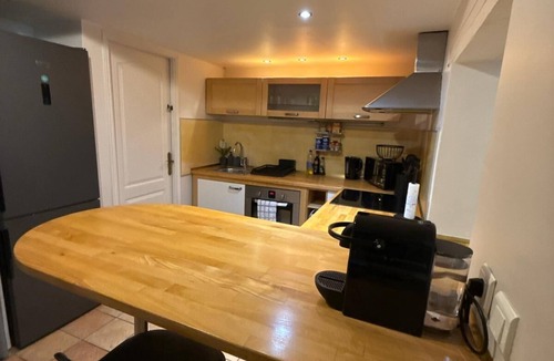 Rueil-Malmaison Apartment | STUNNING DUPLEX IN THE HEART OF THE CITY CENTER WITH UNDERGROUND PARKING INCLUDED, 10 MINUTES FROM PARIS