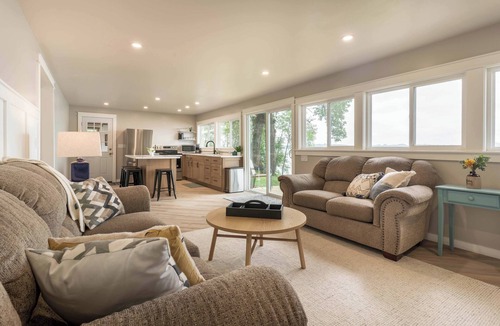 Battle Lake Cabin | Stunning Eagle Lake - Newly Renovated Cabin
