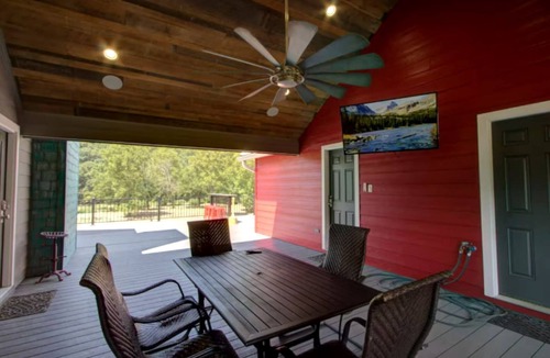 Glenwood Cabin | Stunning Elevated Cabin on the Caddo River for a Peaceful Getaway with Gorgeous Views in Glenwood, Arkansas