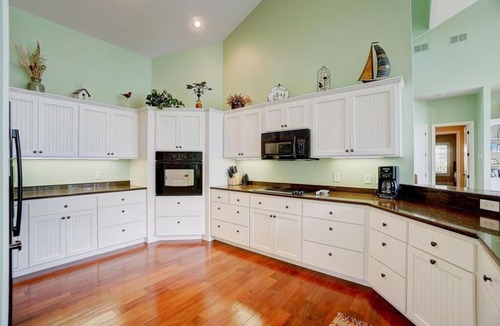 Paynesville House | Stunning Executive Cottage on Lake Koronis