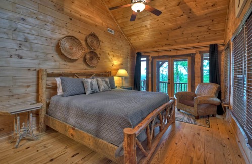 Raccoon Ridge Cabin | Stunning forested views, hot tub, fire pit, pool table!