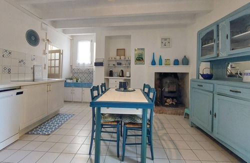 Dompierre-sur-Charente House | Stunning home in Dompierre-Sur-Charente