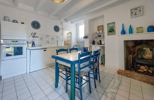 Dompierre-sur-Charente House | Stunning home in Dompierre-Sur-Charente