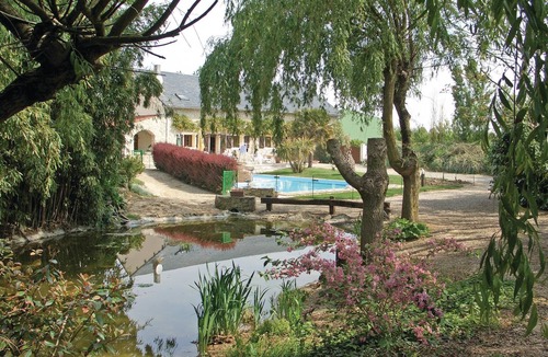 Les Magnils-Reigniers House | Stunning home in Les Magnils-Reigniers
