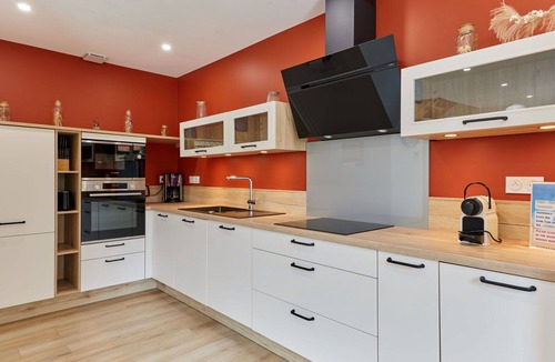 Creances House | Stunning villa for 4 people with WIFI, TV, terrace and pets allowed