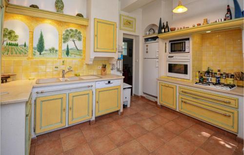 La Roque-d'Antheron House | Stunning Home In La Roque D'antheron